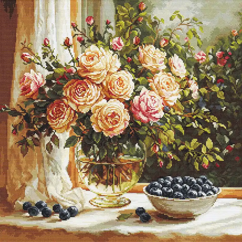 Kit Petit Point Luca-S GOLD - Vaso con rose e mirtilli, G719 - Disponibile ora