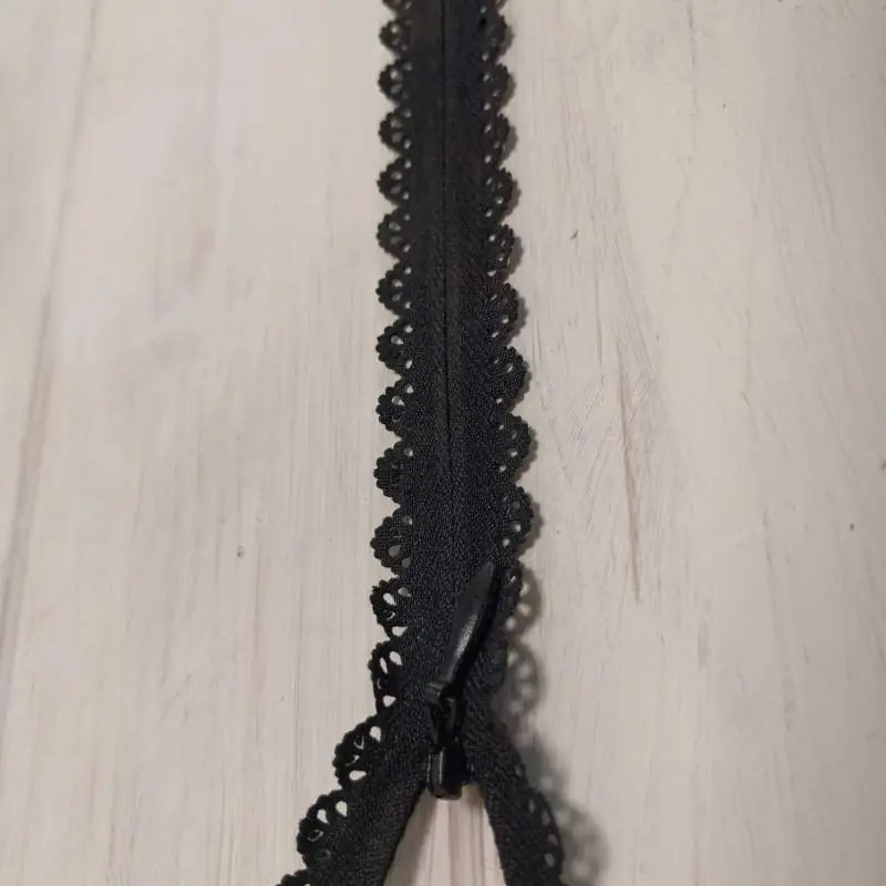 Cerniera Zip Invisibile con Pizzo da 22cm - Nero | Disponibile ora