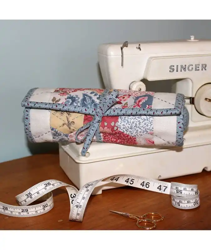 Sconto speciale - Stitch n’ Go Sewing Roll - Cartamodello Punta Spilli e Porta Lavoro di Natalie Bird, The BirdHouse