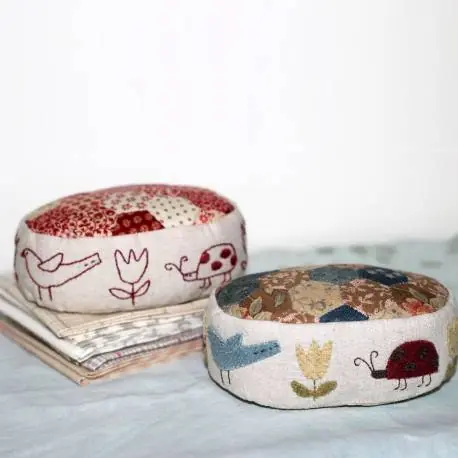 Sconto speciale - Tulip Garden Pincushion - Cartamodello Puntaspilli, The BirdHouse by Natalie Bird
