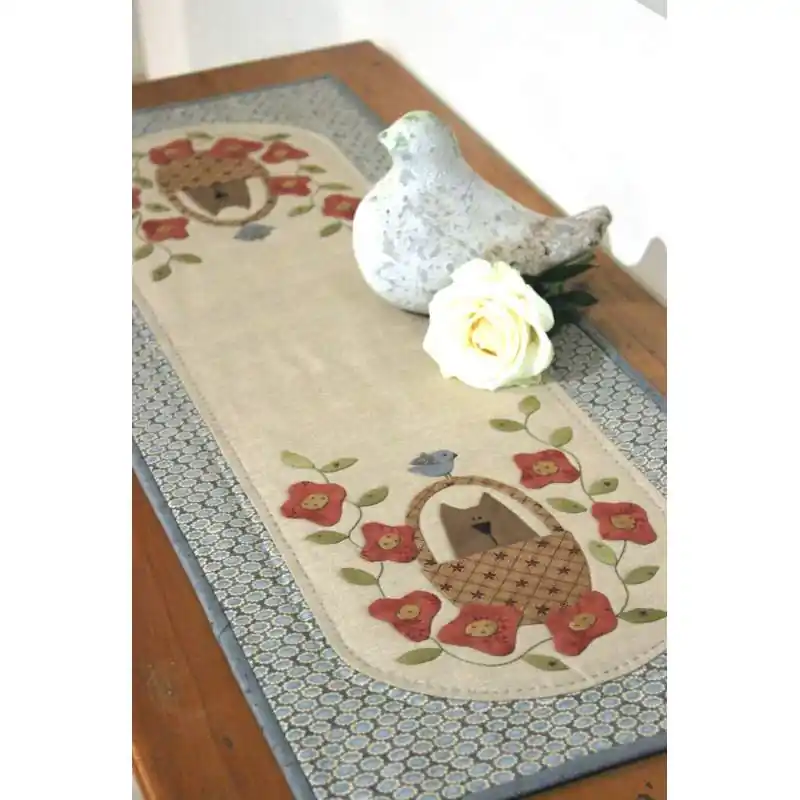 Sweet Pea Table Runner - Cartamodello Runner in Applique da 80 cm, The BirdHouse by Natalie Bird - Consigliato