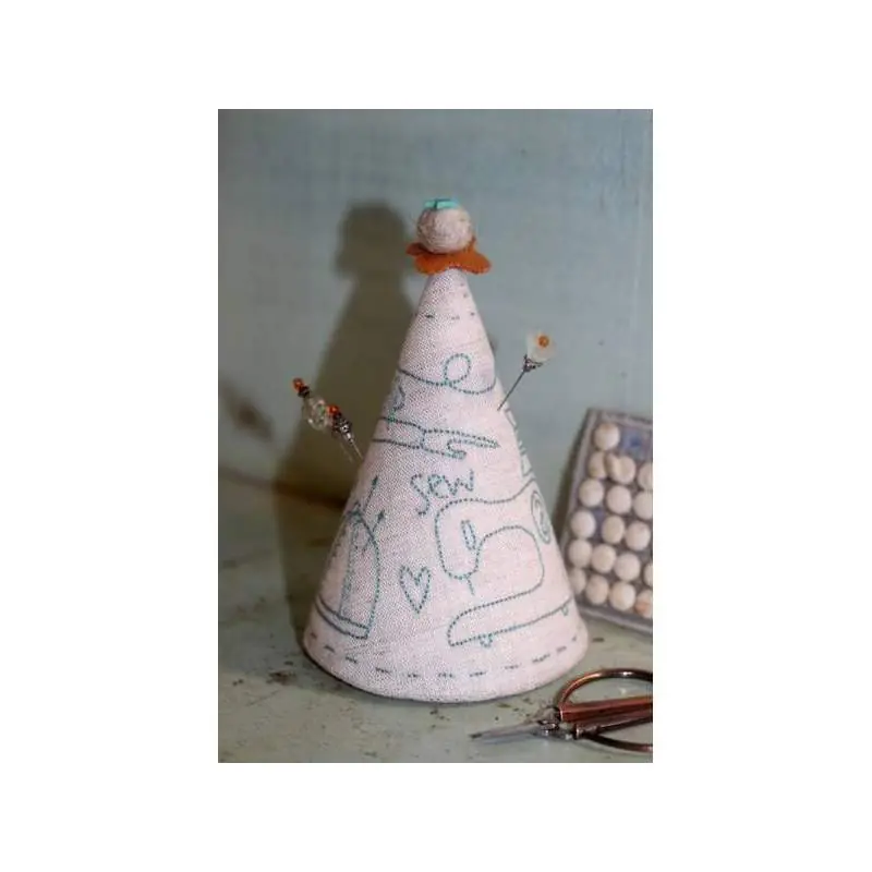 Sew Essential Pincushion - Cartamodello Punta Spilli Ricamato di Natalie Bird, The BirdHouse - Ordina oggi