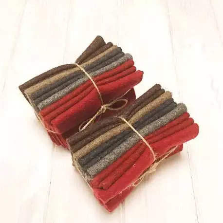 Grande sconto - Pacchettino di Panno di Lana in nuance Rosso, Marrone e Grigio, 5 da circa 25 x 27 cm
