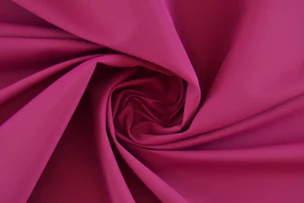 Scampolo 300x148cm Misto seta idrorepellente magenta pesante - Ordina ora