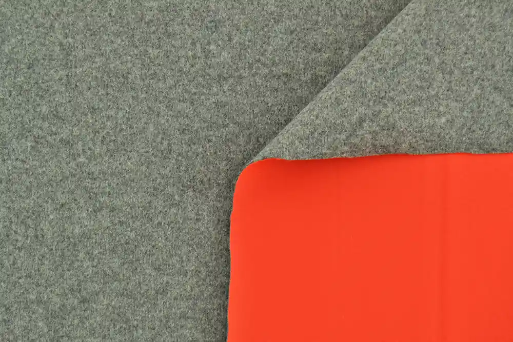 Solo per poco tempo | Tessuto accoppiato lana grigia + lycra rosso arancio