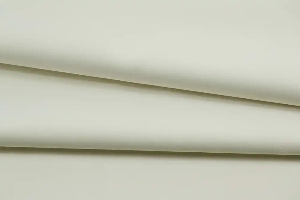 Poche unità rimaste - Scampolo 300x140cm di Scamosciato pesante spessore 2mm antimacchia bianco
