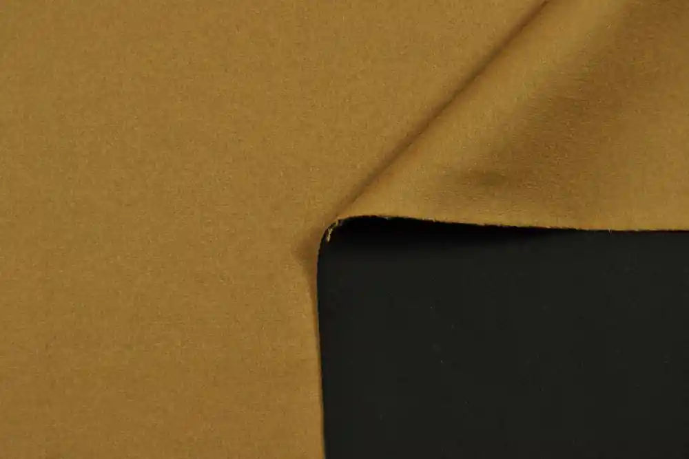 Panno di lana marrone accoppiato maglina nera | Qualità professionale