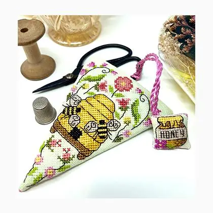 Molto richiesto | Beehive Scissor Case