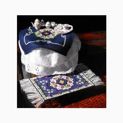 Miniature Table Topper & Rug - Reso gratuito