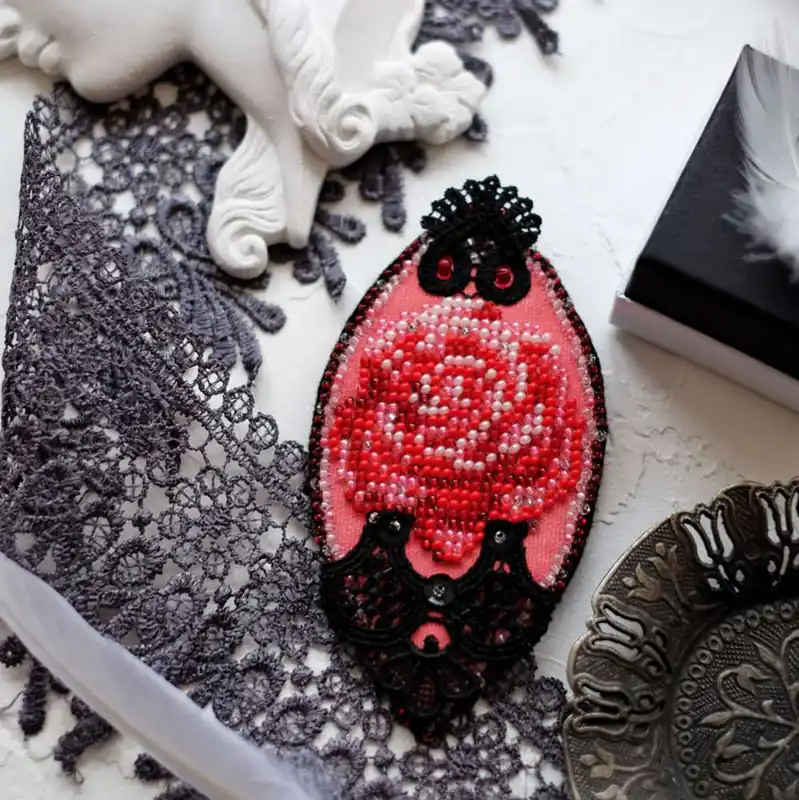 Qualità eccellente - “Bellissima rosa”. Kit-SPILLA ricamo a perline